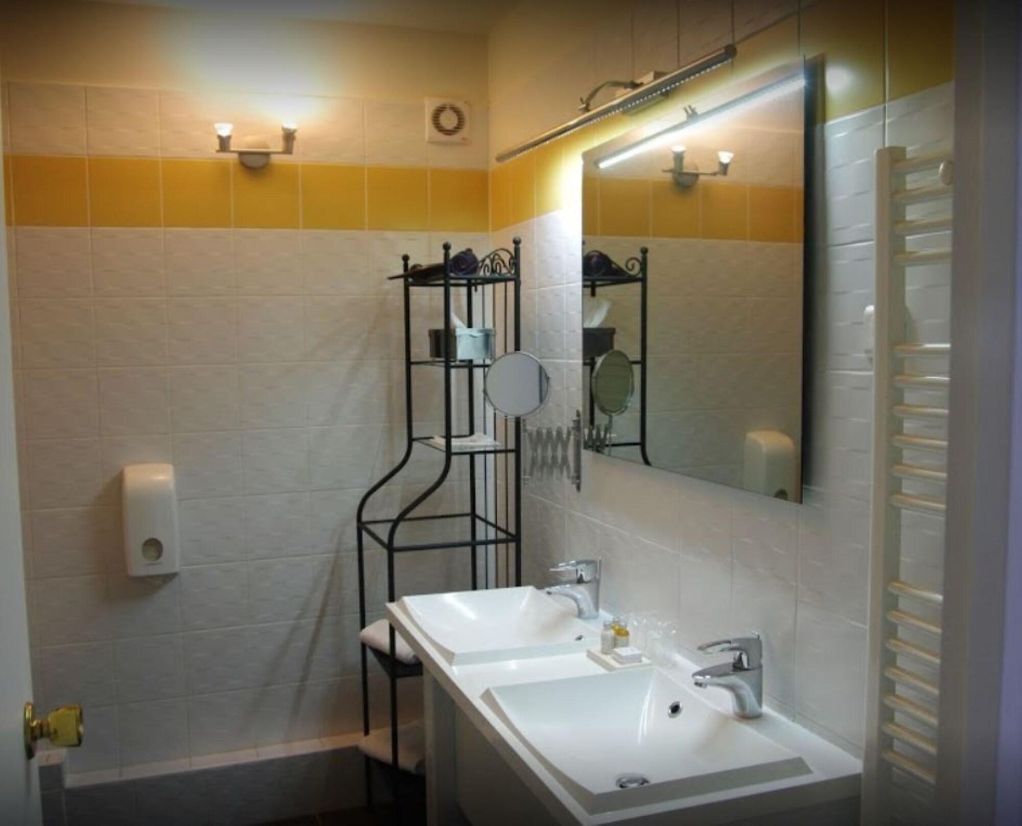 เบสต์ เวสเทิร์น บล็องช์ เดอ กาสติล ดูร์ด็อง Hotel ดูร์ดอง ภายนอก รูปภาพ