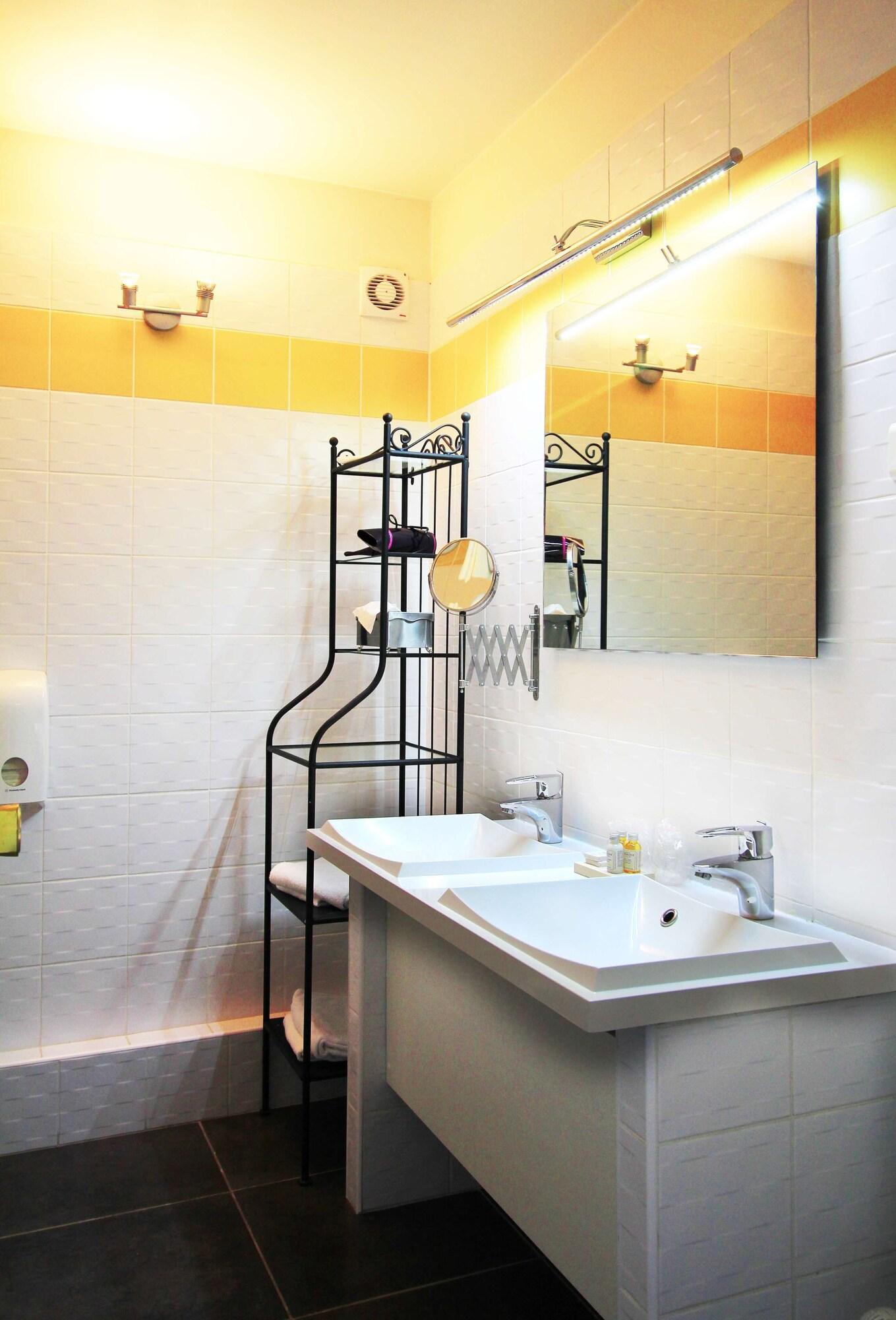 เบสต์ เวสเทิร์น บล็องช์ เดอ กาสติล ดูร์ด็อง Hotel ดูร์ดอง ภายนอก รูปภาพ