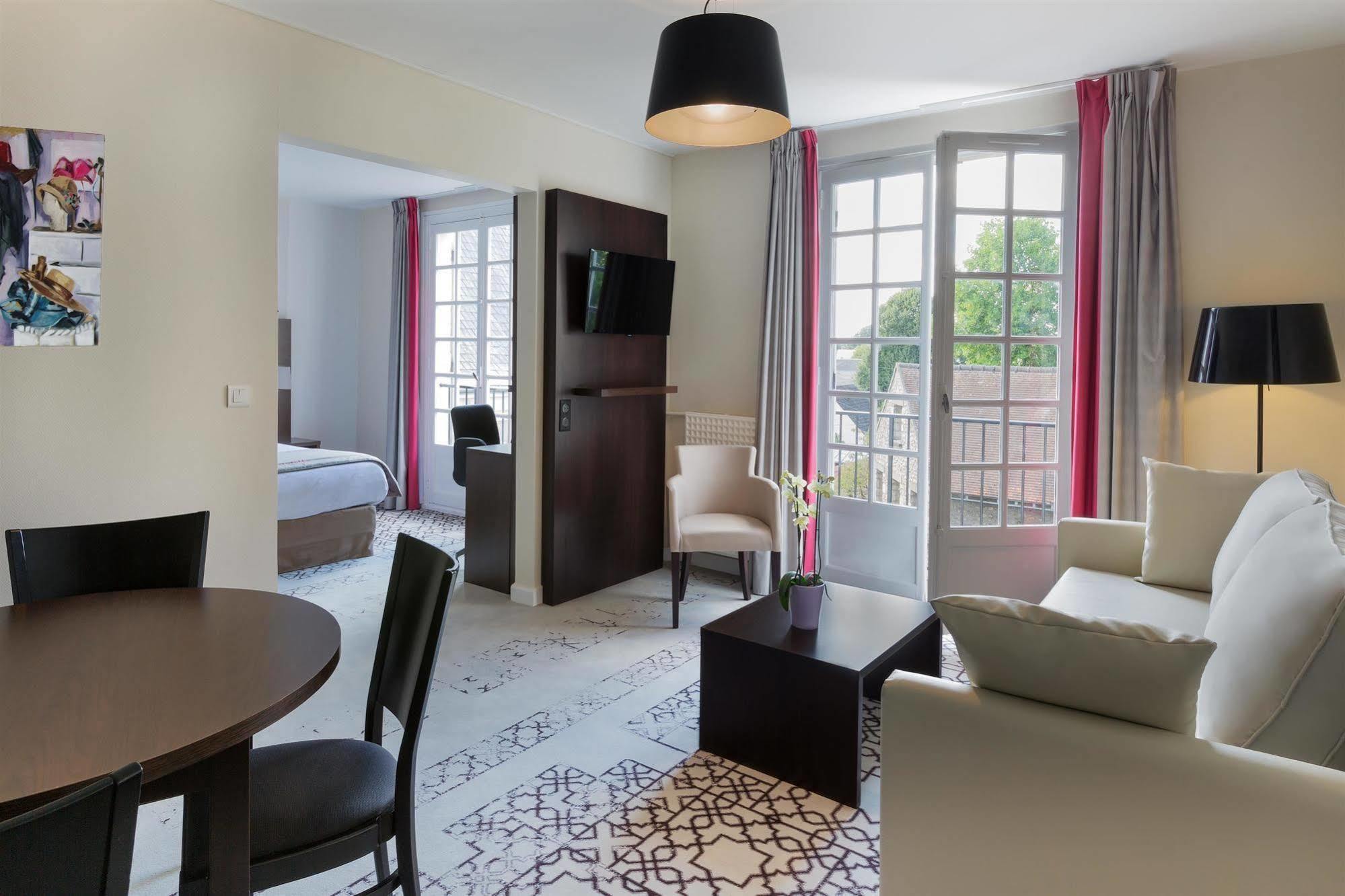 เบสต์ เวสเทิร์น บล็องช์ เดอ กาสติล ดูร์ด็อง Hotel ดูร์ดอง ภายนอก รูปภาพ